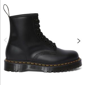 Dr. Martens womens size 9